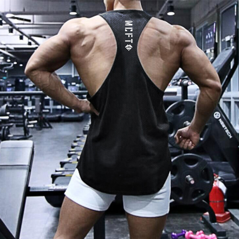 Canotta Sportiva Estiva da Uom - Tank Top Muscle recensione e prezzo