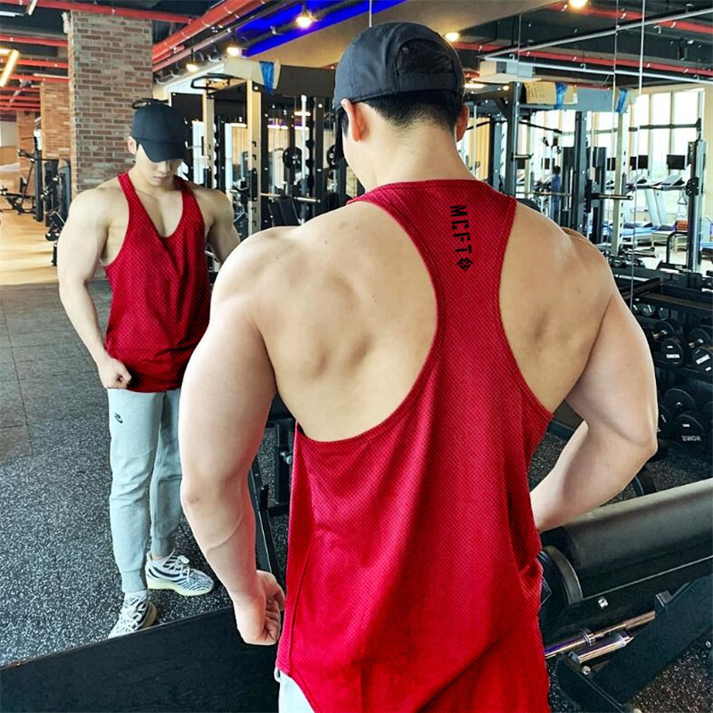 Canotta Sportiva Estiva da Uom - Tank Top Muscle recensione e prezzo